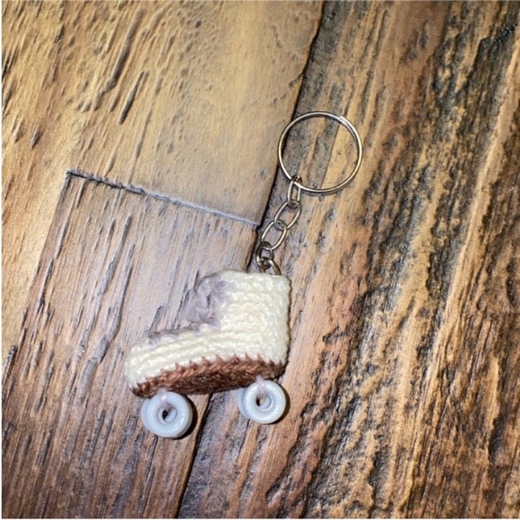 Roller skate keychain crochet roller skate charm - Picture 1 of 6